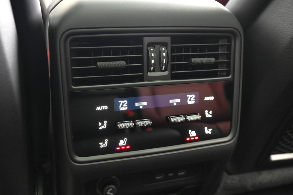 Thumbnail: 2026 Porsche Cayenne - 26