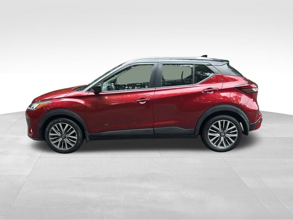 Used 2021 Red Nissan SV image 2
