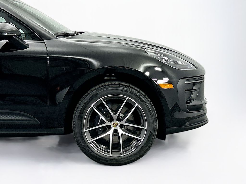 Thumbnail: 2026 Porsche Macan - 11