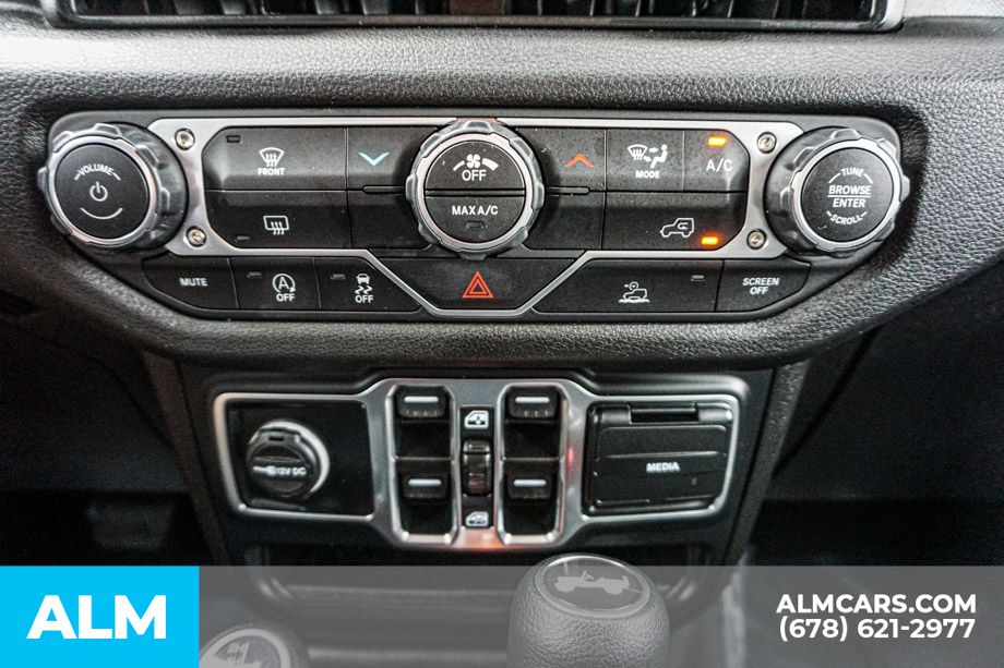 Used 2025 White Jeep Sport S image 44