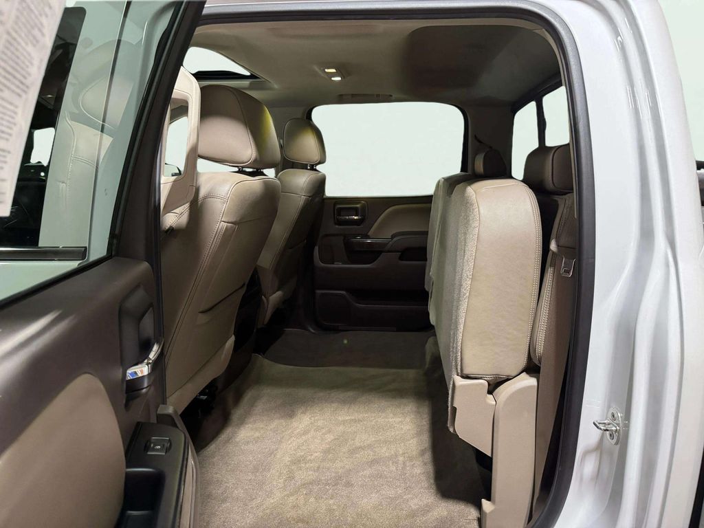 Used 2016 White Frost Tricoat GMC Denali image 24
