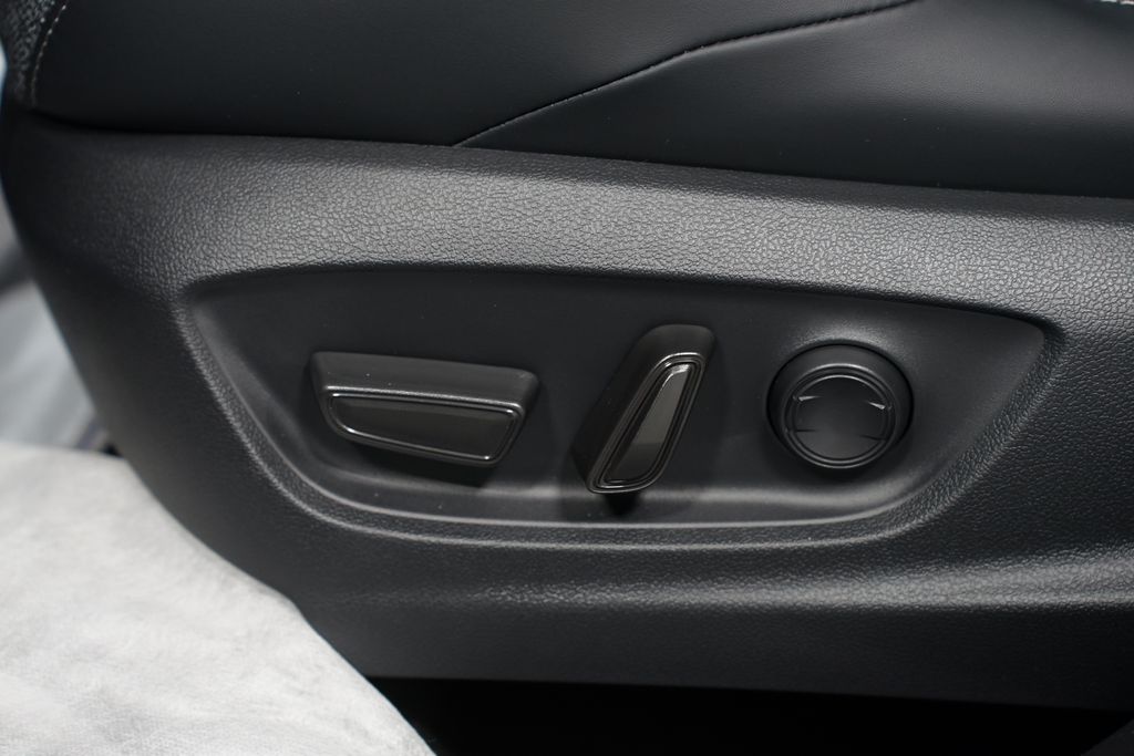 Thumbnail: 2026 Toyota bZ - 32