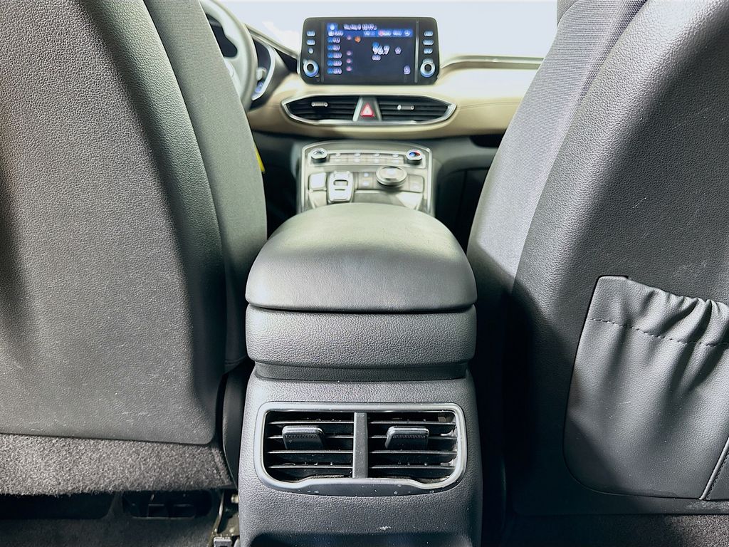 2023 Hyundai Santa Fe SE 24