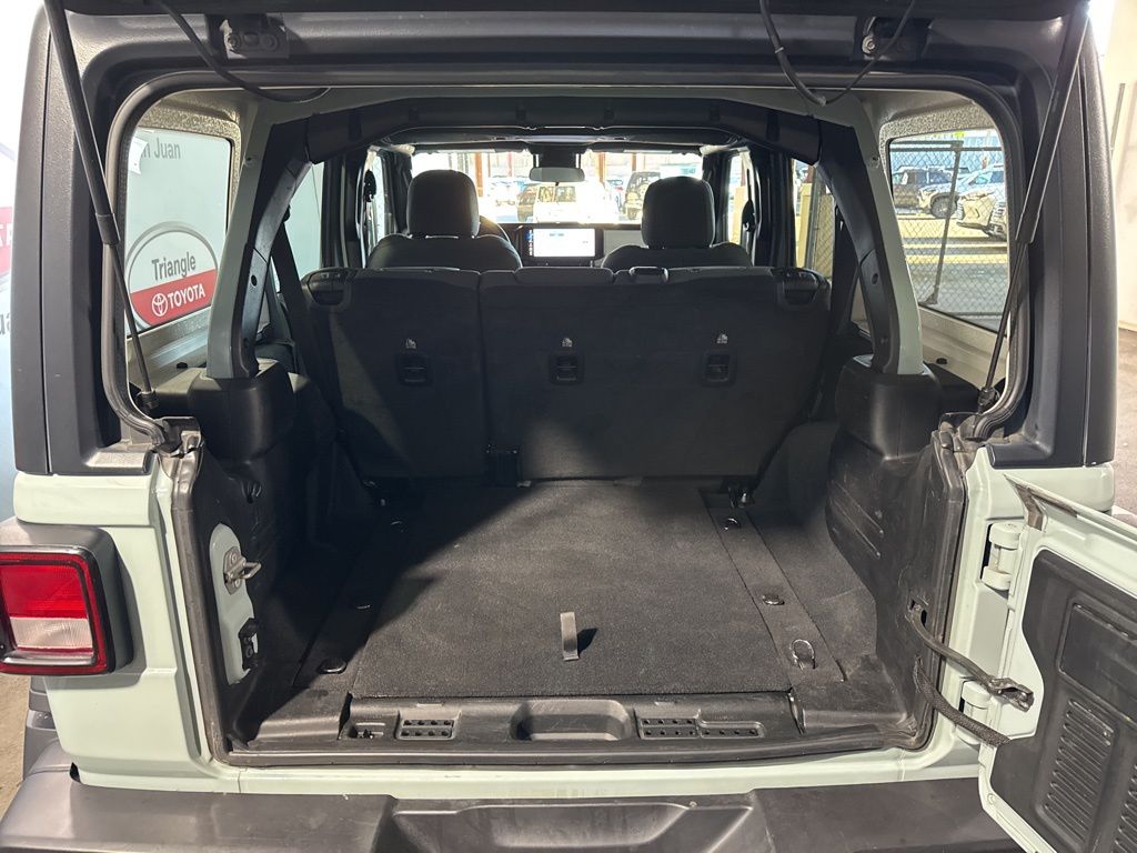 Thumbnail: 2024 Jeep Wrangler - 25