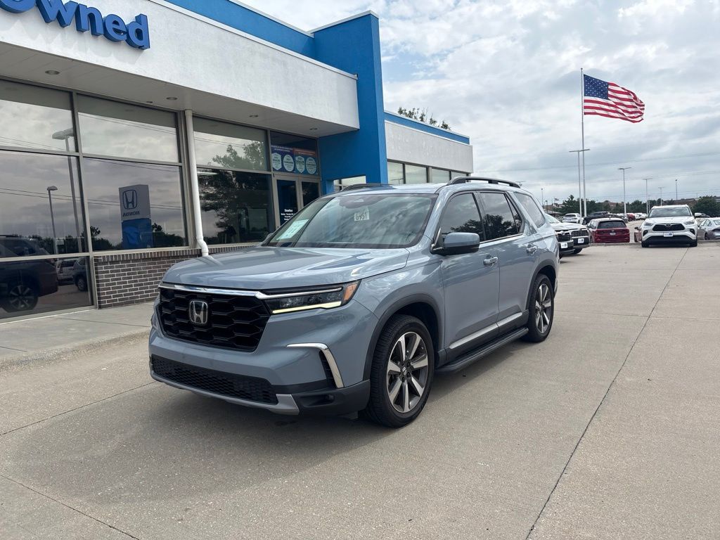  2024 Honda Pilot Touring AWD   