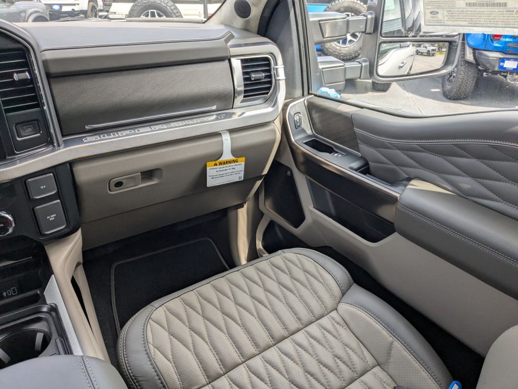 2025 Ford F-250 Platinum