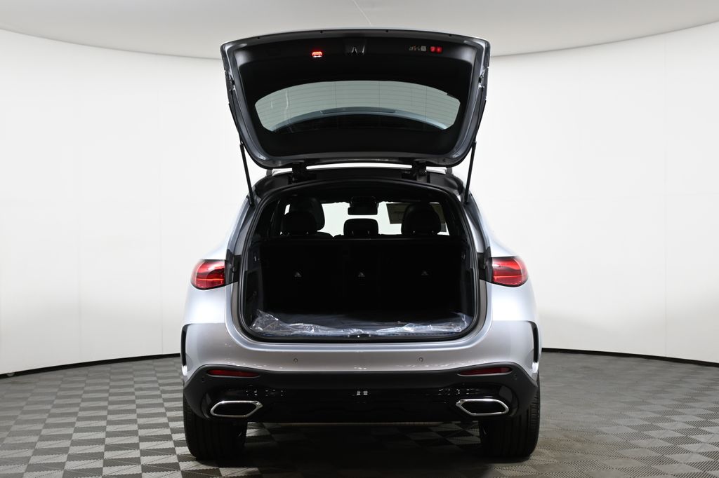 2025 Mercedes-Benz GLC 300 25