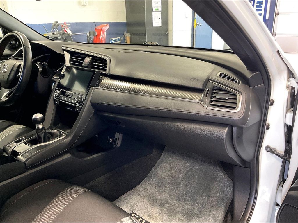 2017 Honda Civic — photo 13