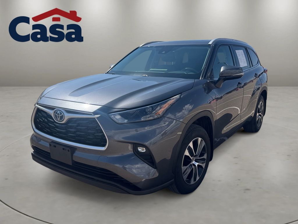 2022 Toyota Highlander Hybrid XLE AWD