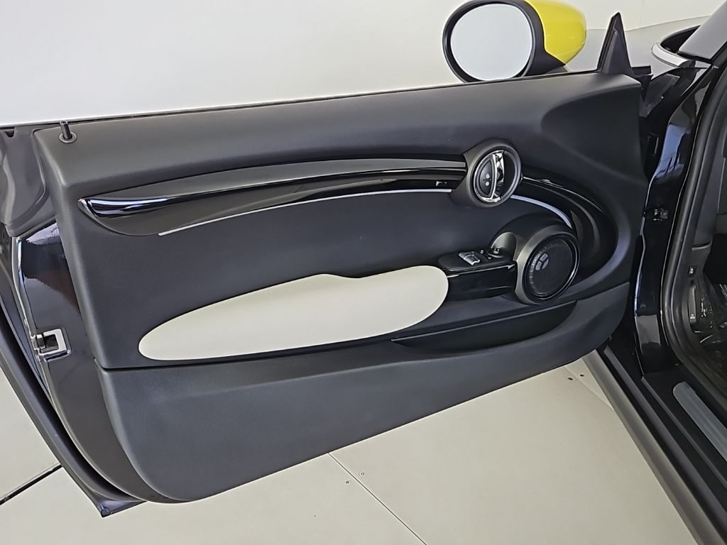 Thumbnail: 2023 MINI Cooper - 11