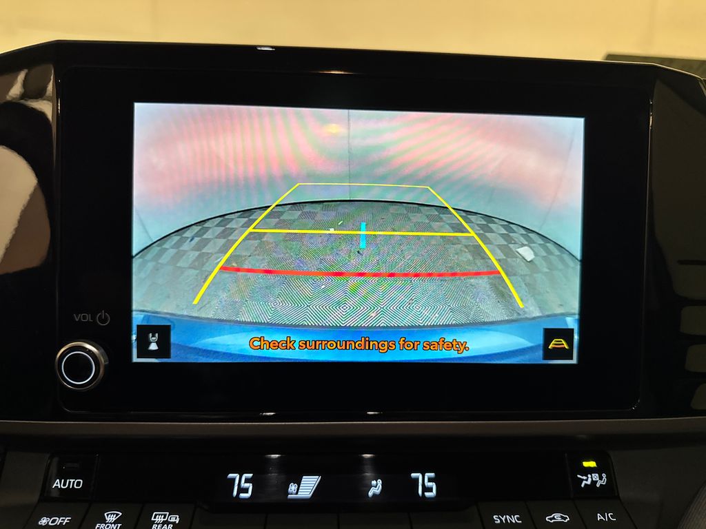 Certified Used 2025  Toyota LE image 27