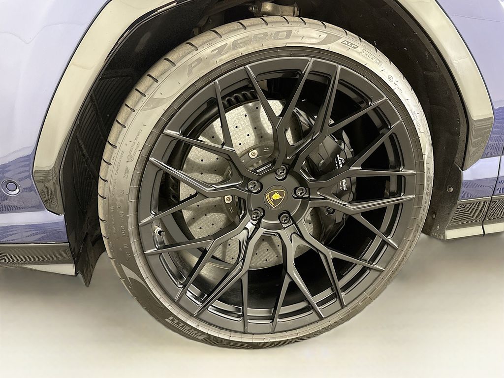Thumbnail: 2020 Lamborghini Urus - 29