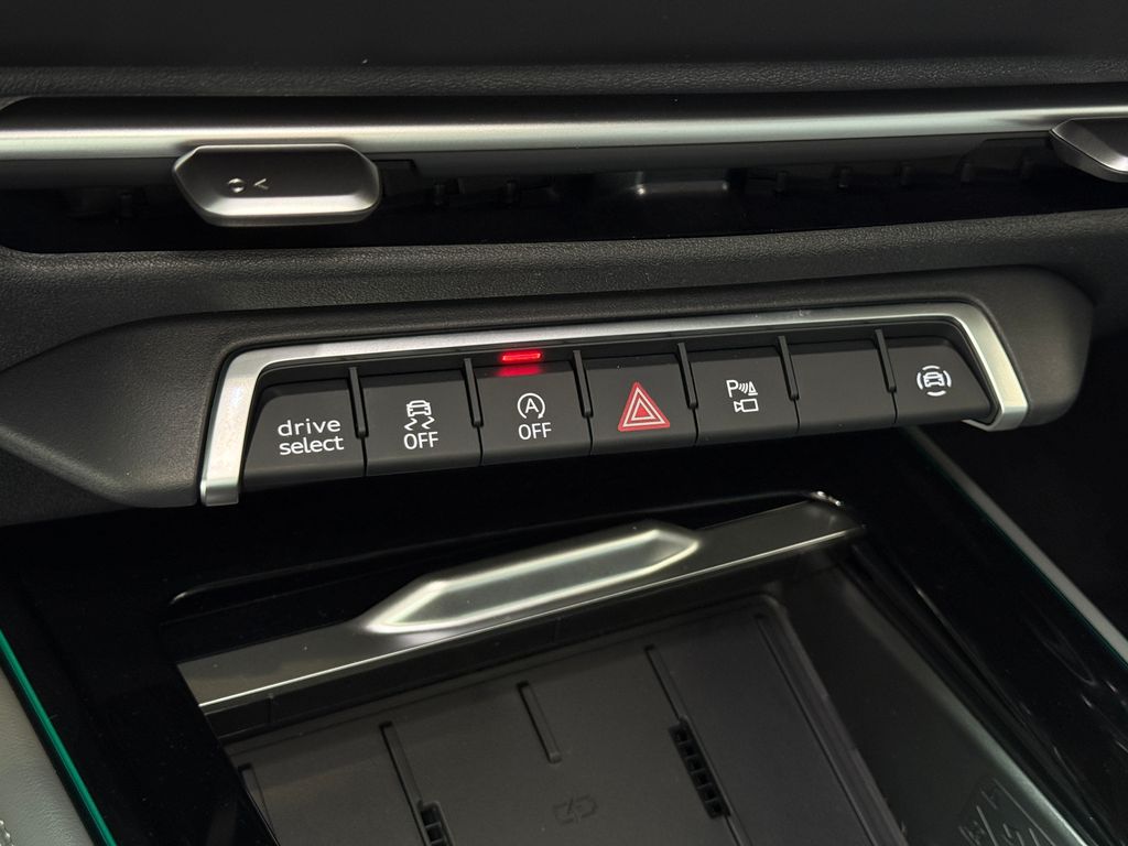 Thumbnail: 2026 Audi Q3 - 32