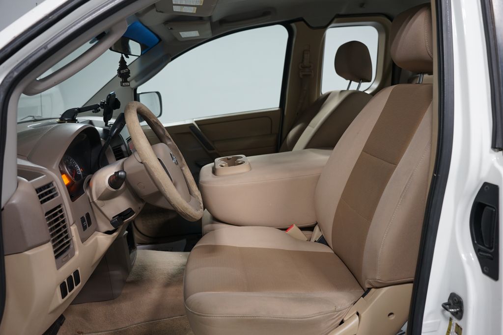 Thumbnail: 2009 Nissan Titan - 6