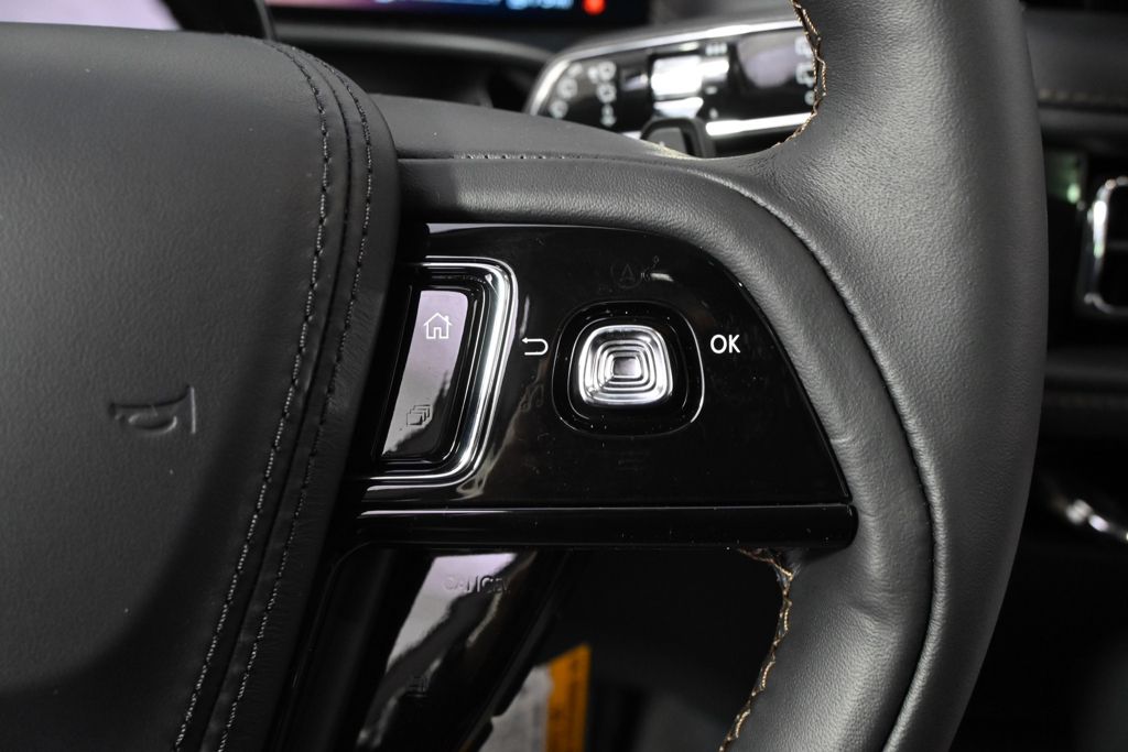 New 2026 Black Lincoln Reserve image 35