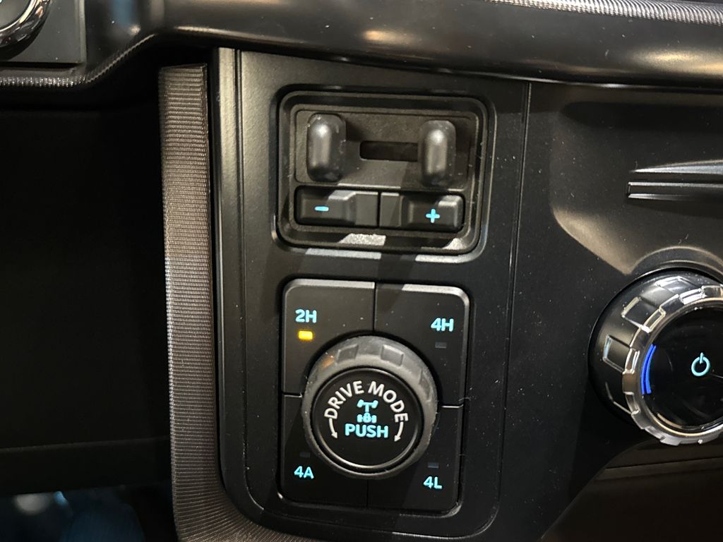 New 2026 Black Ford Platinum image 32