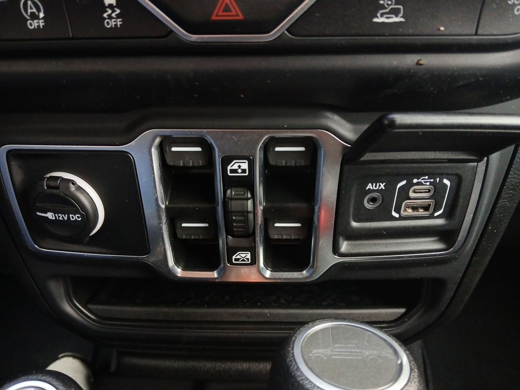 Used Car 2023 Jeep Gladiator  Overland For Sale Under $35,000 In Austin, Texas