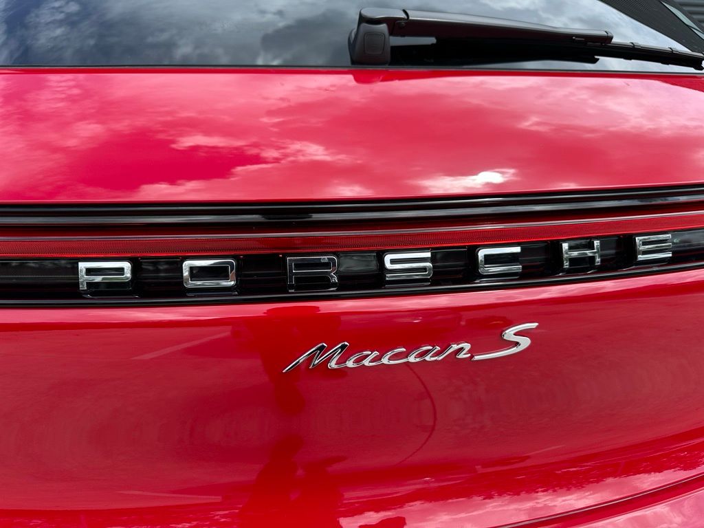 Thumbnail: 2025 Porsche Macan - 12