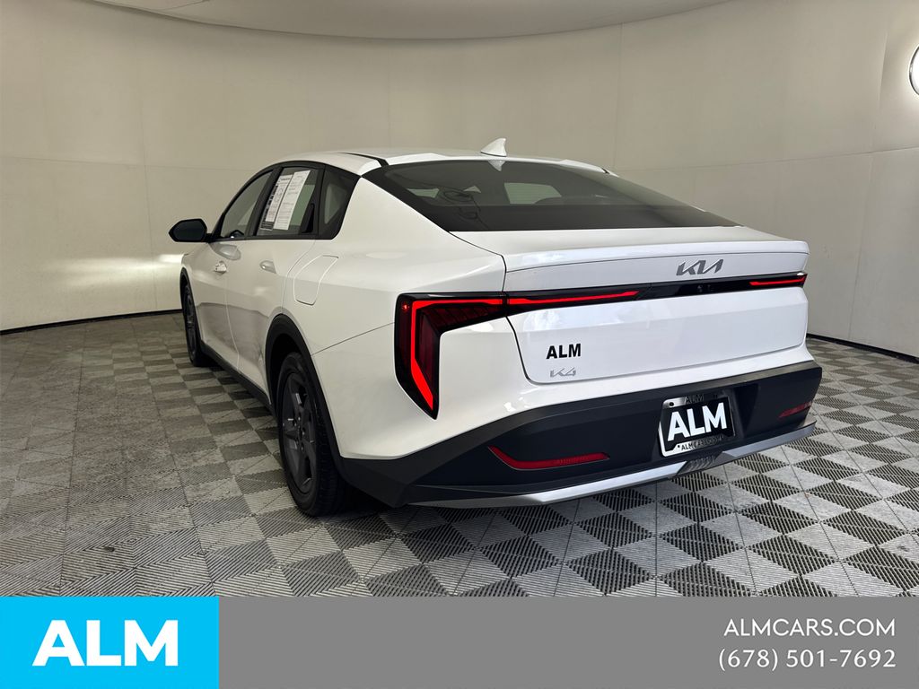 Used 2025 White Kia LXS image 9