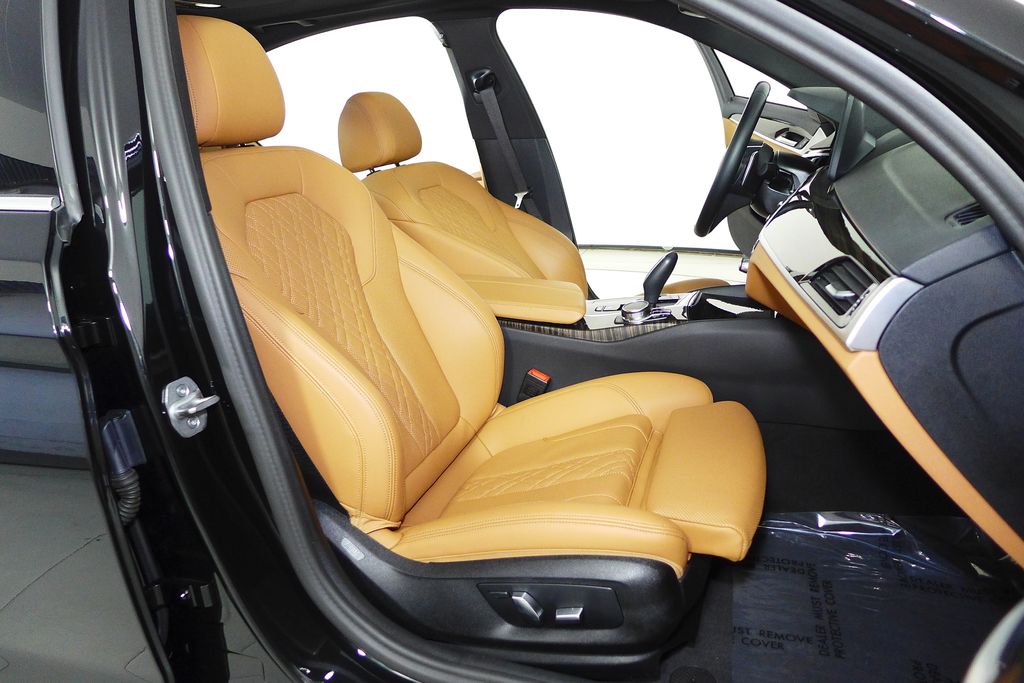 Thumbnail: 2023 BMW 5 Series - 19