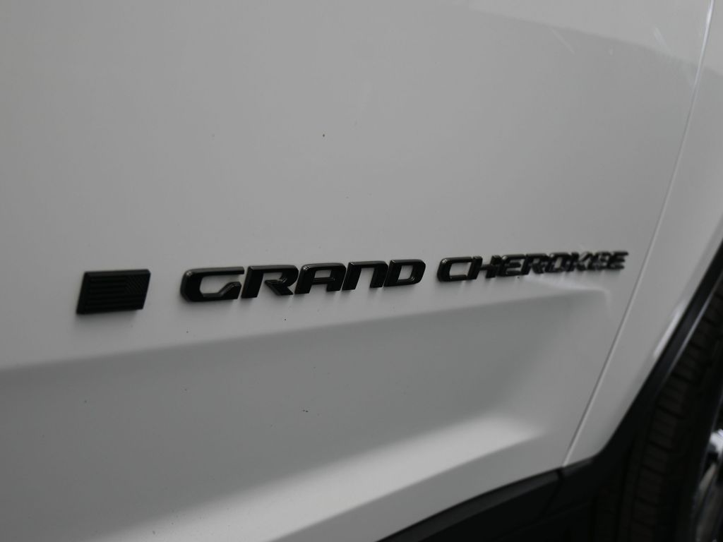 Used 2024 Bright White Clearcoat Jeep Altitude X image 43