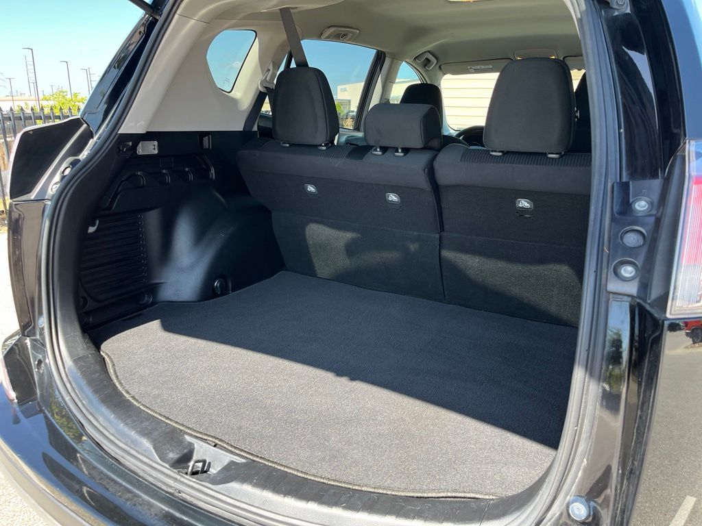 Thumbnail: 2018 Toyota RAV4 - 8