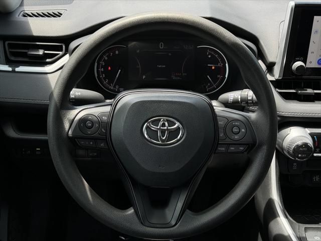 2023 Toyota RAV4 XLE 17