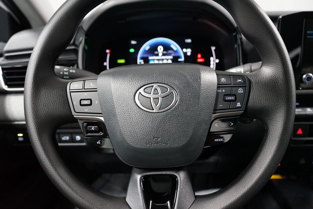 Thumbnail: 2025 Toyota Camry - 12