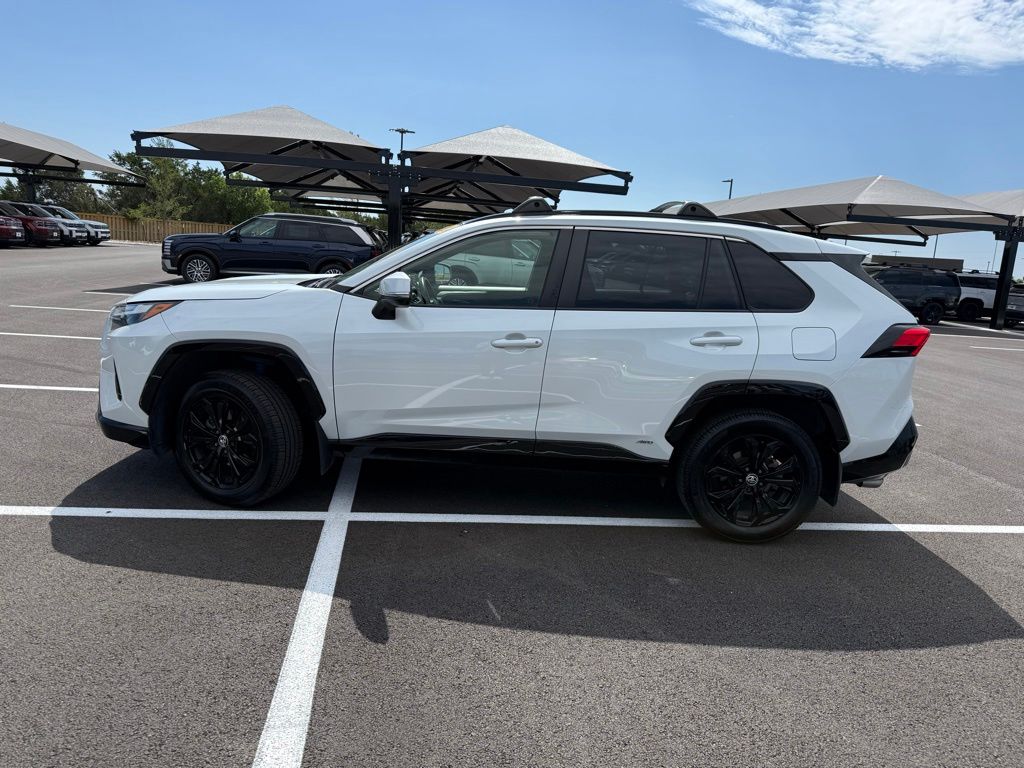 Thumbnail: 2024 Toyota RAV4 - 8