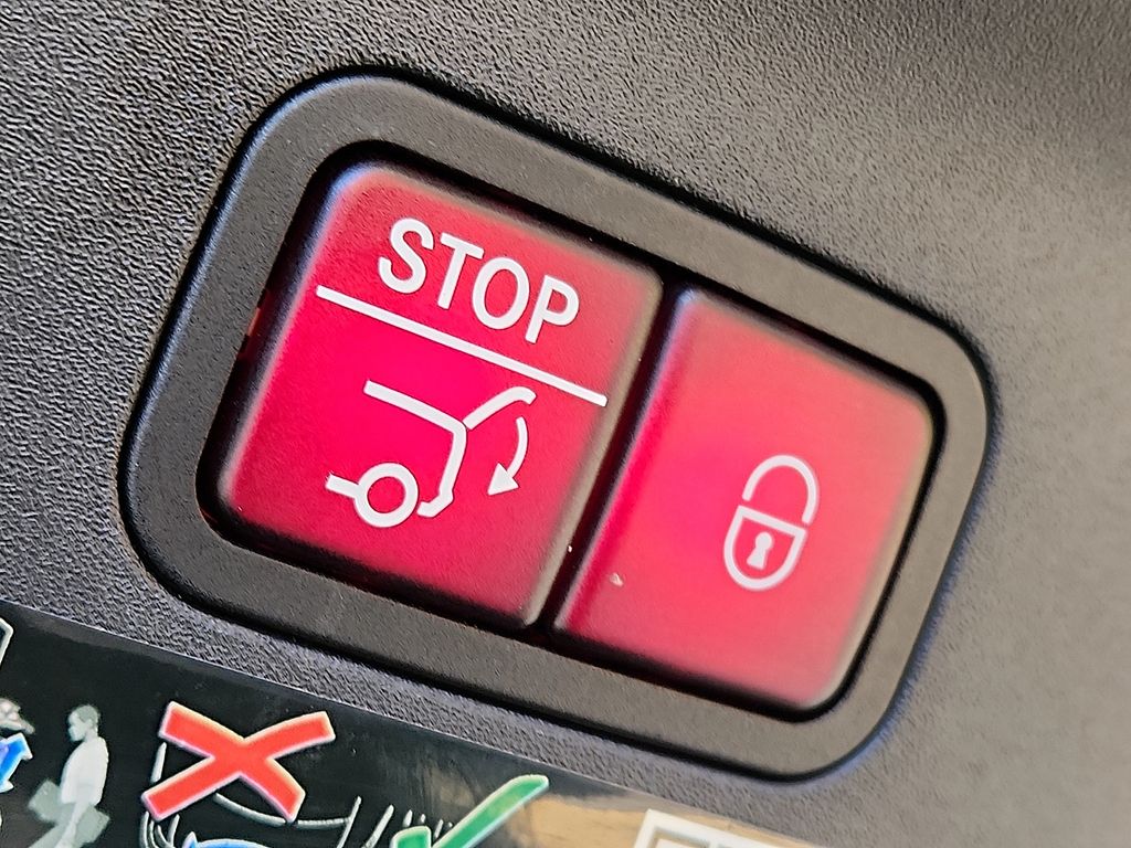 Thumbnail: 2022 Mercedes-Benz AMG GT - 28