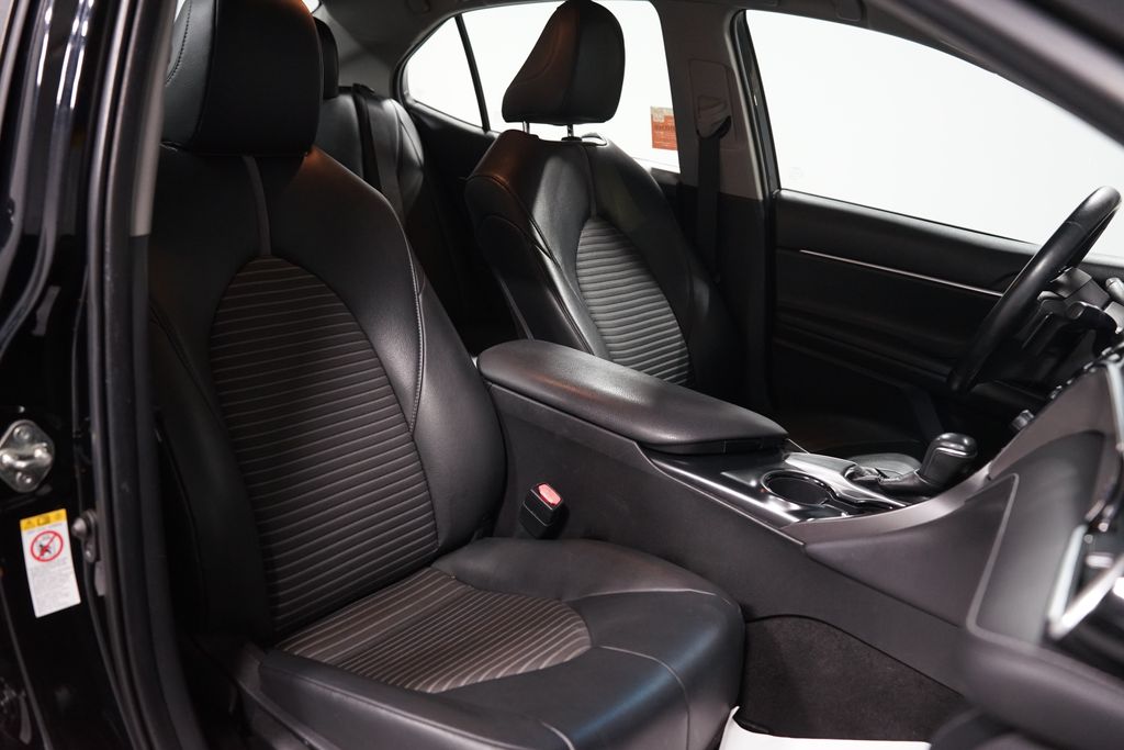 Thumbnail: 2018 Toyota Camry - 25