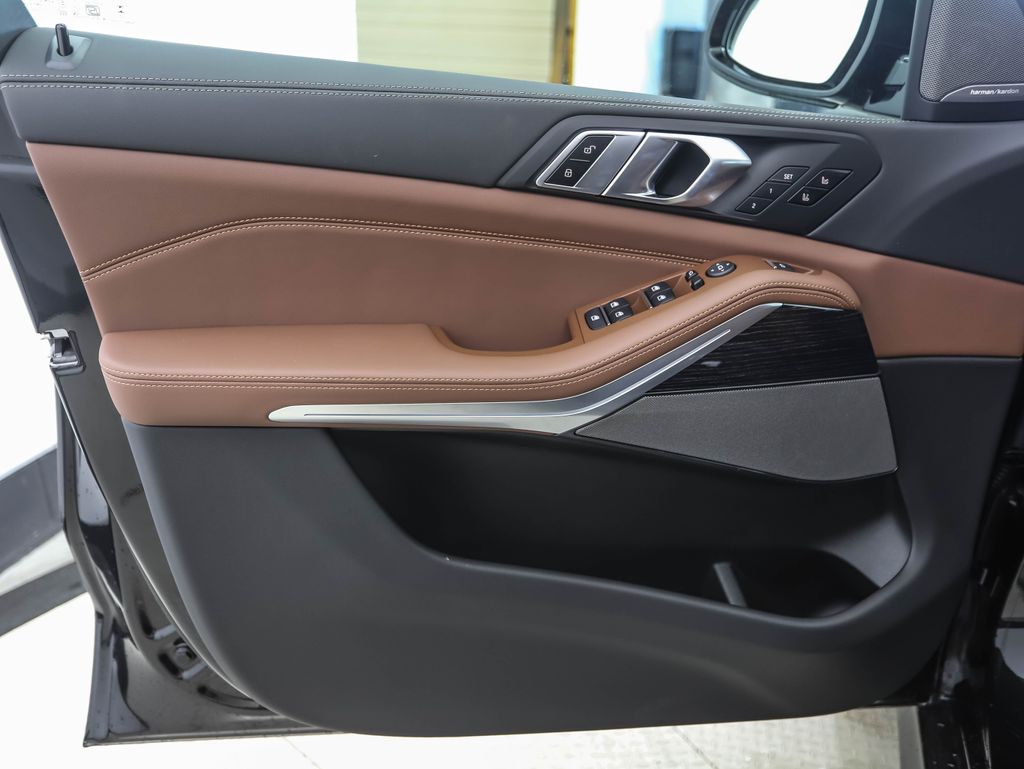 Thumbnail: 2026 BMW X5 - 10