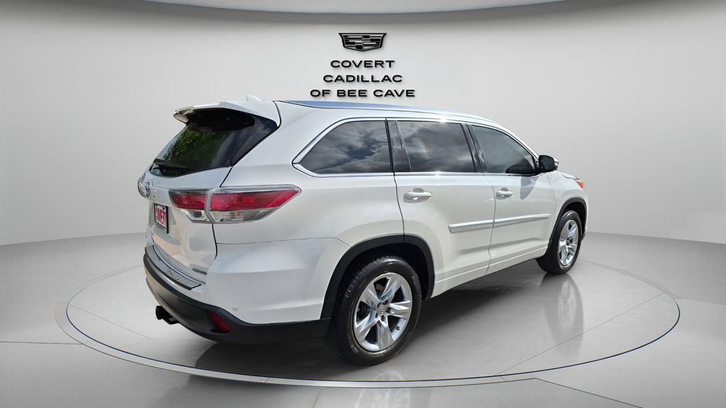 Used 2014  Toyota Limited image 9