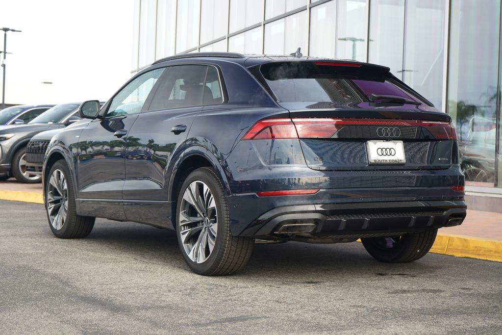 Thumbnail: 2026 Audi Q8 - 3
