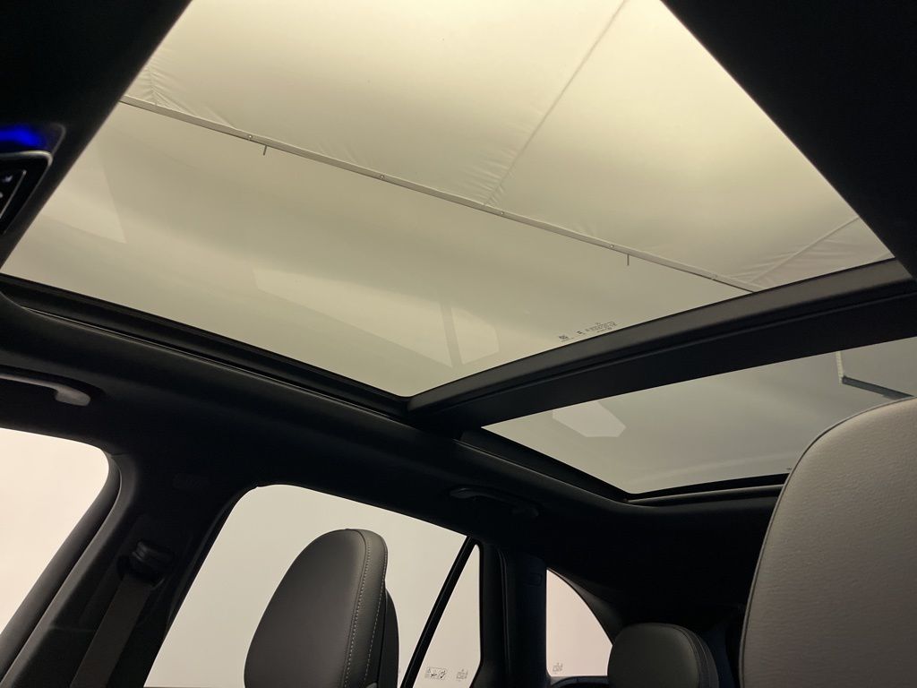 Thumbnail: 2026 Mercedes-Benz GLC - 22