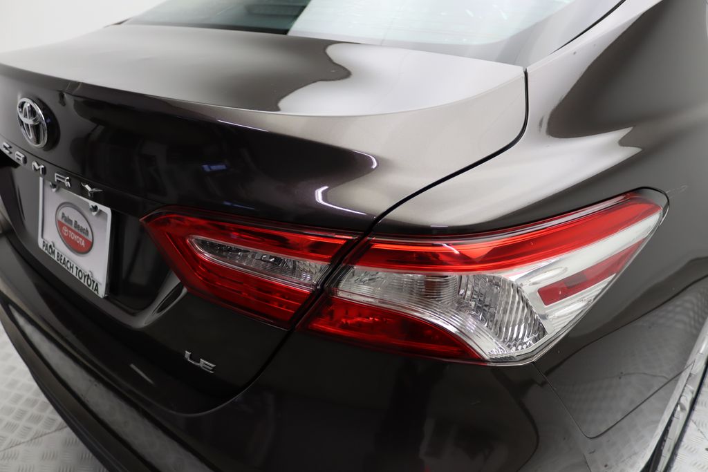 Thumbnail: 2018 Toyota Camry - 9