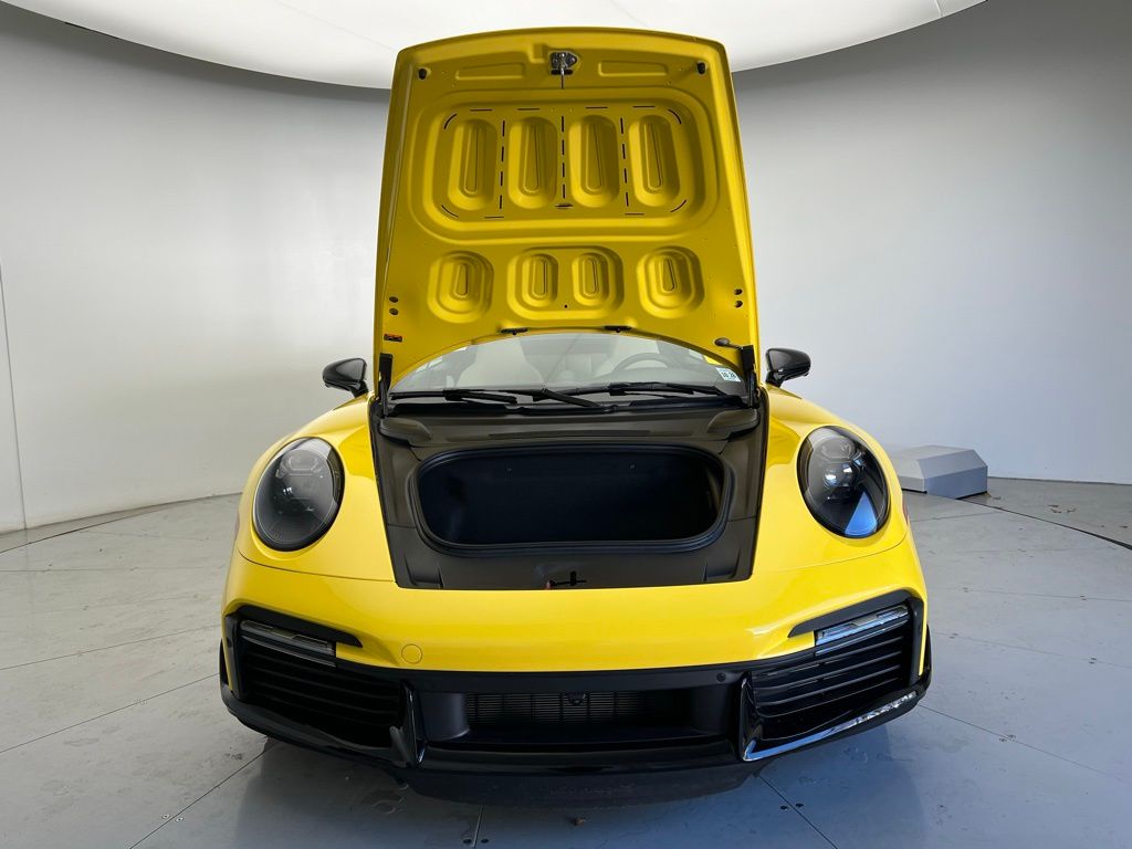Thumbnail: 2023 Porsche 911 - 27