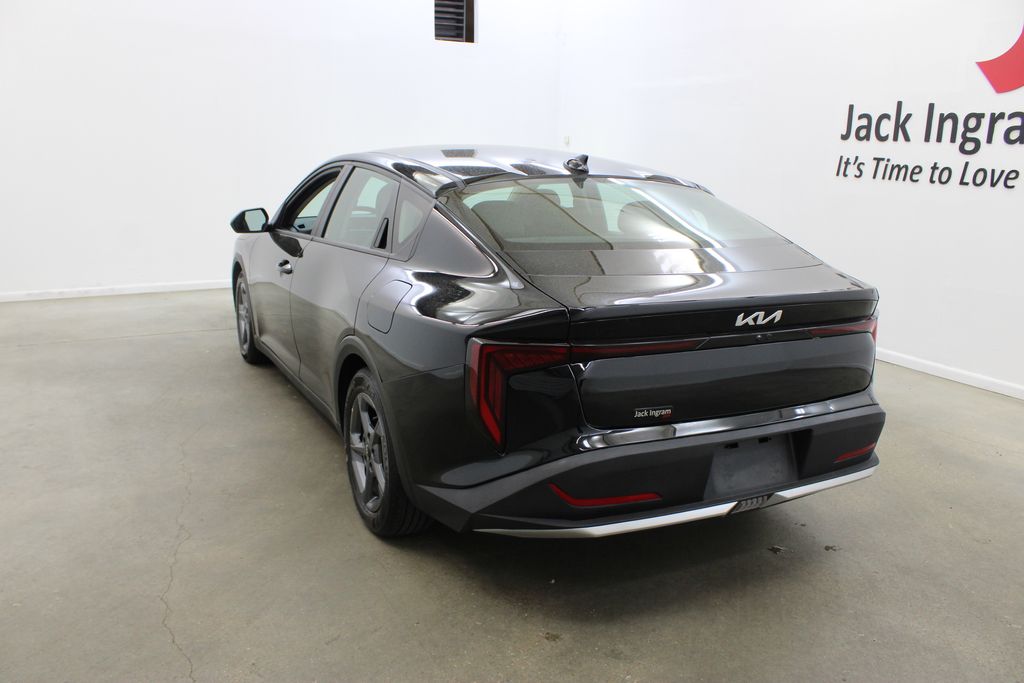 used 2025 Kia K4 car