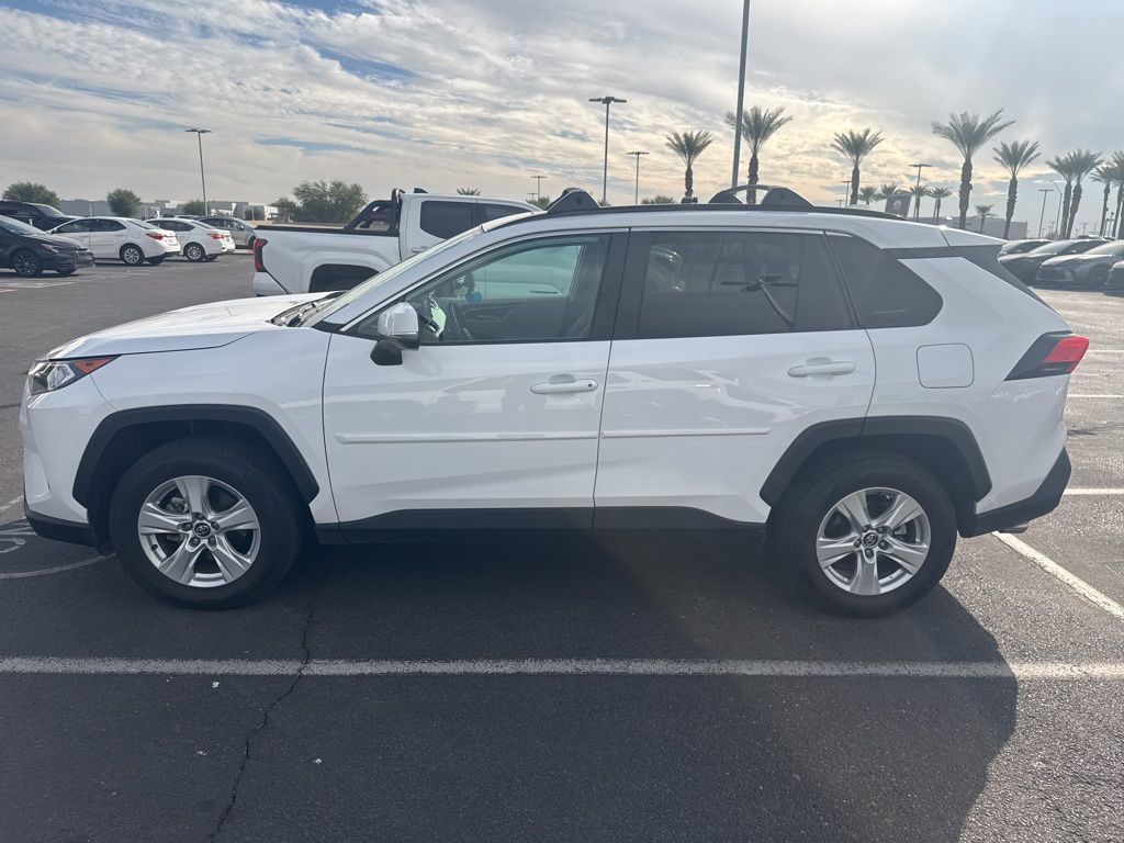 Thumbnail: 2020 Toyota RAV4 - 4