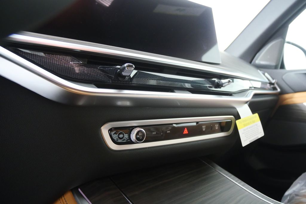 Thumbnail: 2026 BMW X5 - 21