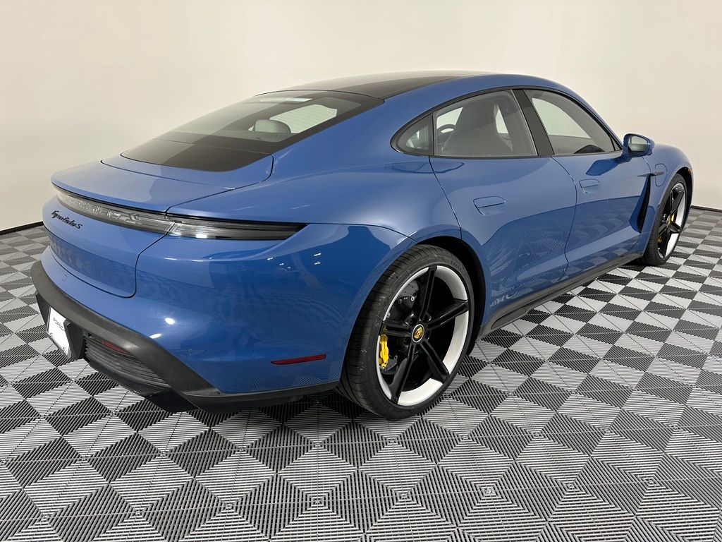 Thumbnail: 2024 Porsche Taycan - 10