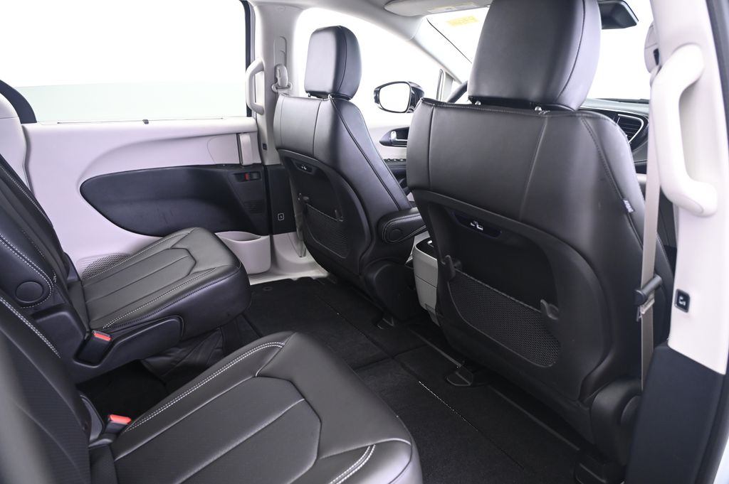 Thumbnail: 2024 Chrysler Pacifica - 16