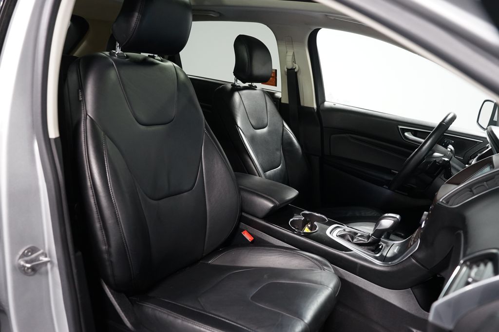 Thumbnail: 2016 Ford Edge - 30