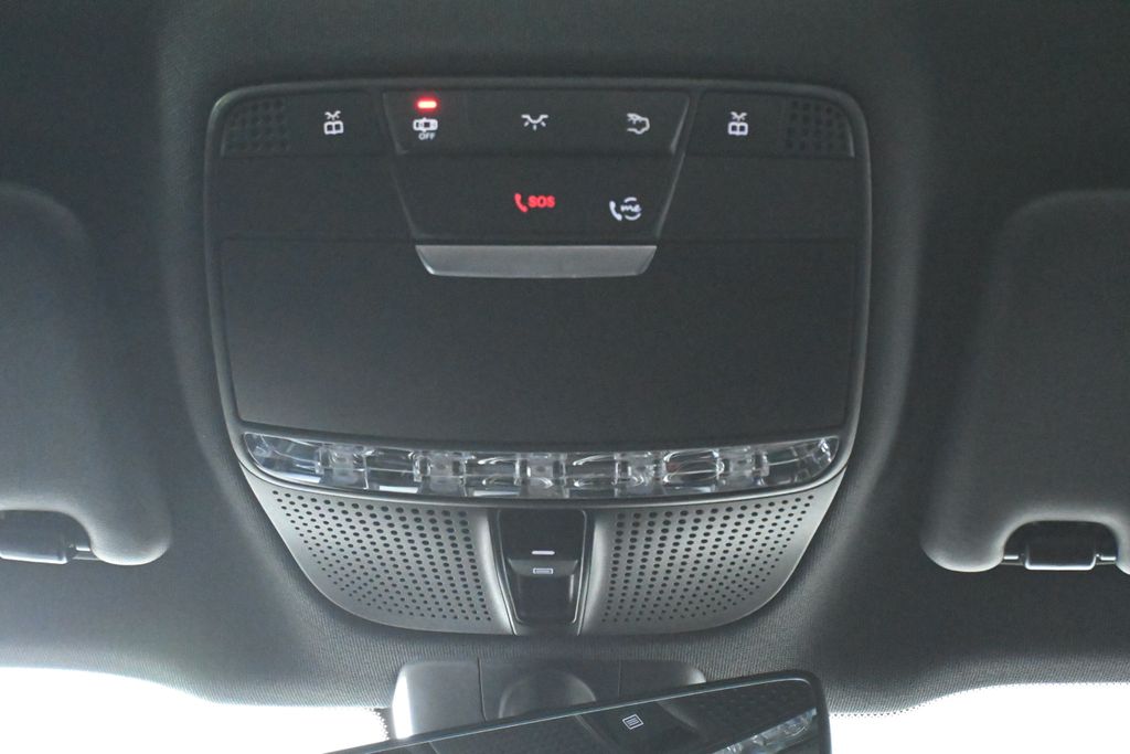 Thumbnail: 2020 Mercedes-Benz E-Class - 23