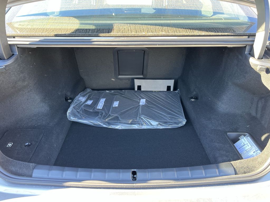 Thumbnail: 2025 BMW 7 Series - 24