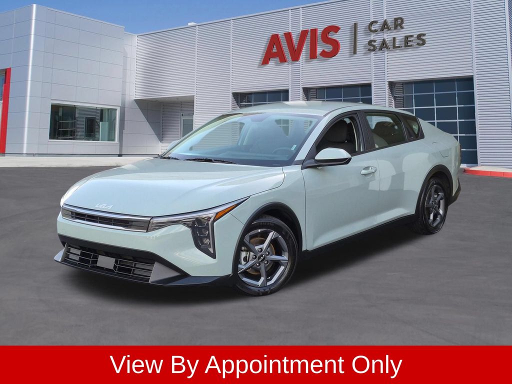  2025 Kia K4 LXS FWD   
