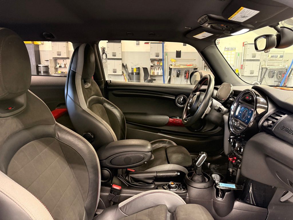 Thumbnail: 2021 MINI Cooper - 24