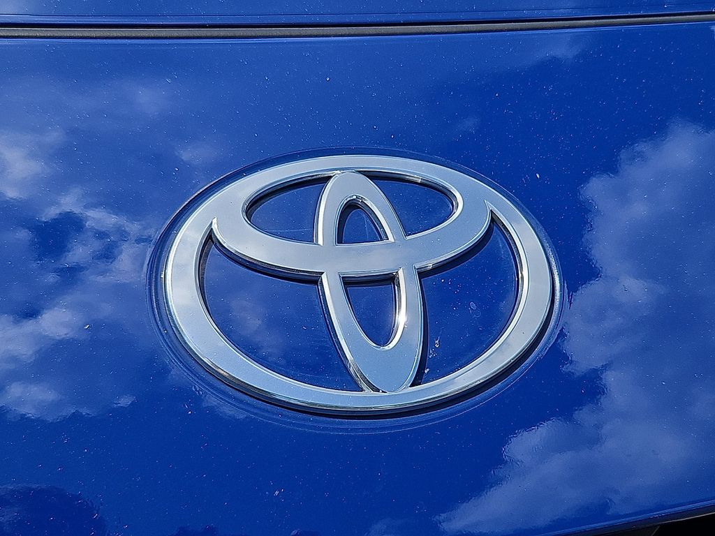 Thumbnail: 2025 Toyota Camry - 31