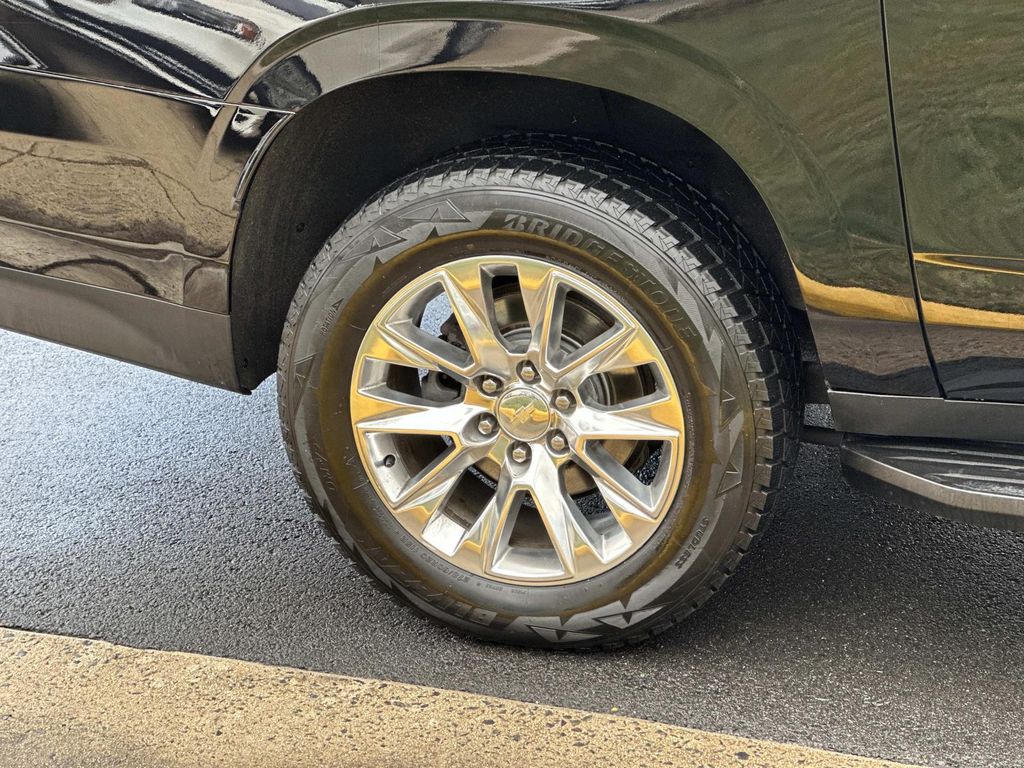 Thumbnail: 2021 Chevrolet Suburban - 16