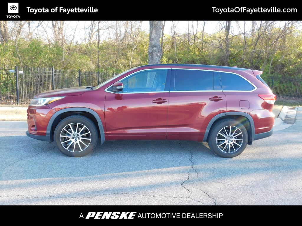 Thumbnail: 2017 Toyota Highlander - 2